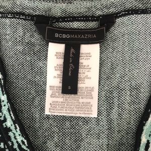 BCBGMaxAzria Tops - BCBG Crop Size Small BCBGMaxAzria Tops - BCBG Crop Size Small